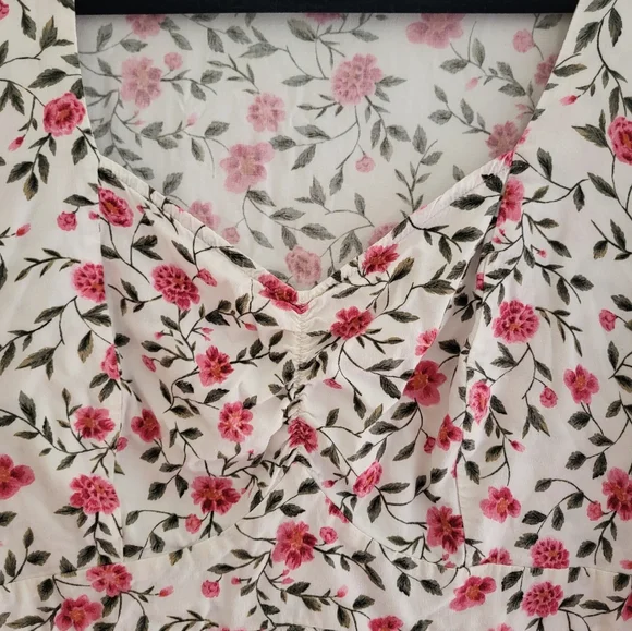 Torrid Floral Shirred Sweetheart Dress - Picture 2 of 8